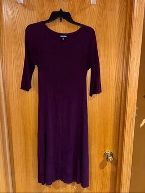 Lands End, elbow sleeve ribbed dress
Eggplant color, Small 6-8